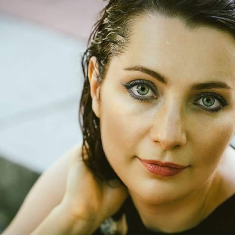 Meet your Posher, Nina